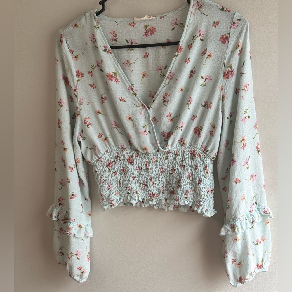 Altar'd State NWOT Floral Cropped Smocked Blouse - Light Blue and Pink